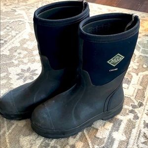 Muck chore mid rise boots